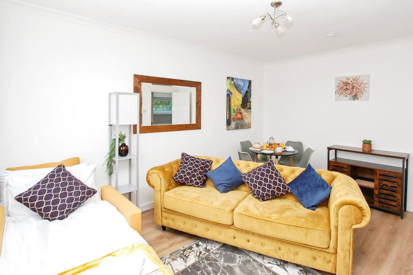 Peaceful First Floor Close To Town Centre Appartamento *