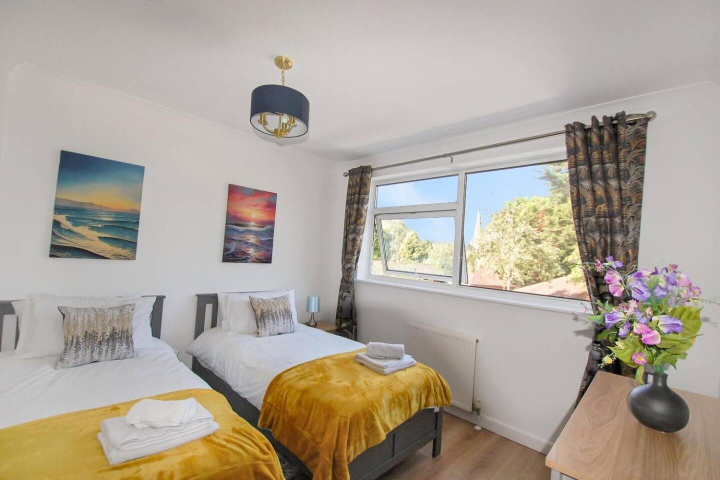 Peaceful First Floor Close To Town Centre * Horsham